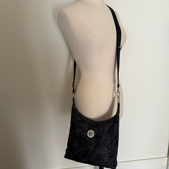 Baggallini Crossbody/Shoulder Bag - Picture 6 of 14